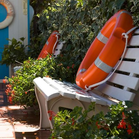 Hotel Villa Dei Fiori - Sul Mare Con Piscina Viserbella di Rimini Exteriör bild