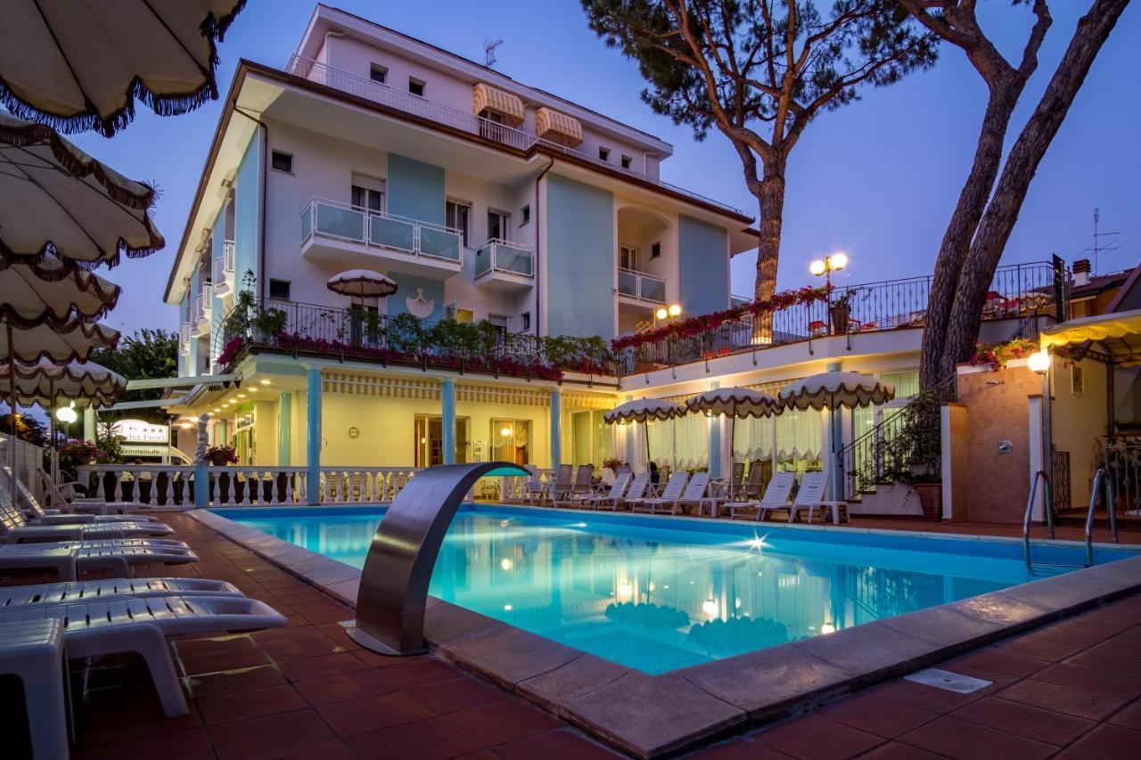 Hotel Villa Dei Fiori - Sul Mare Con Piscina Viserbella di Rimini Exteriör bild