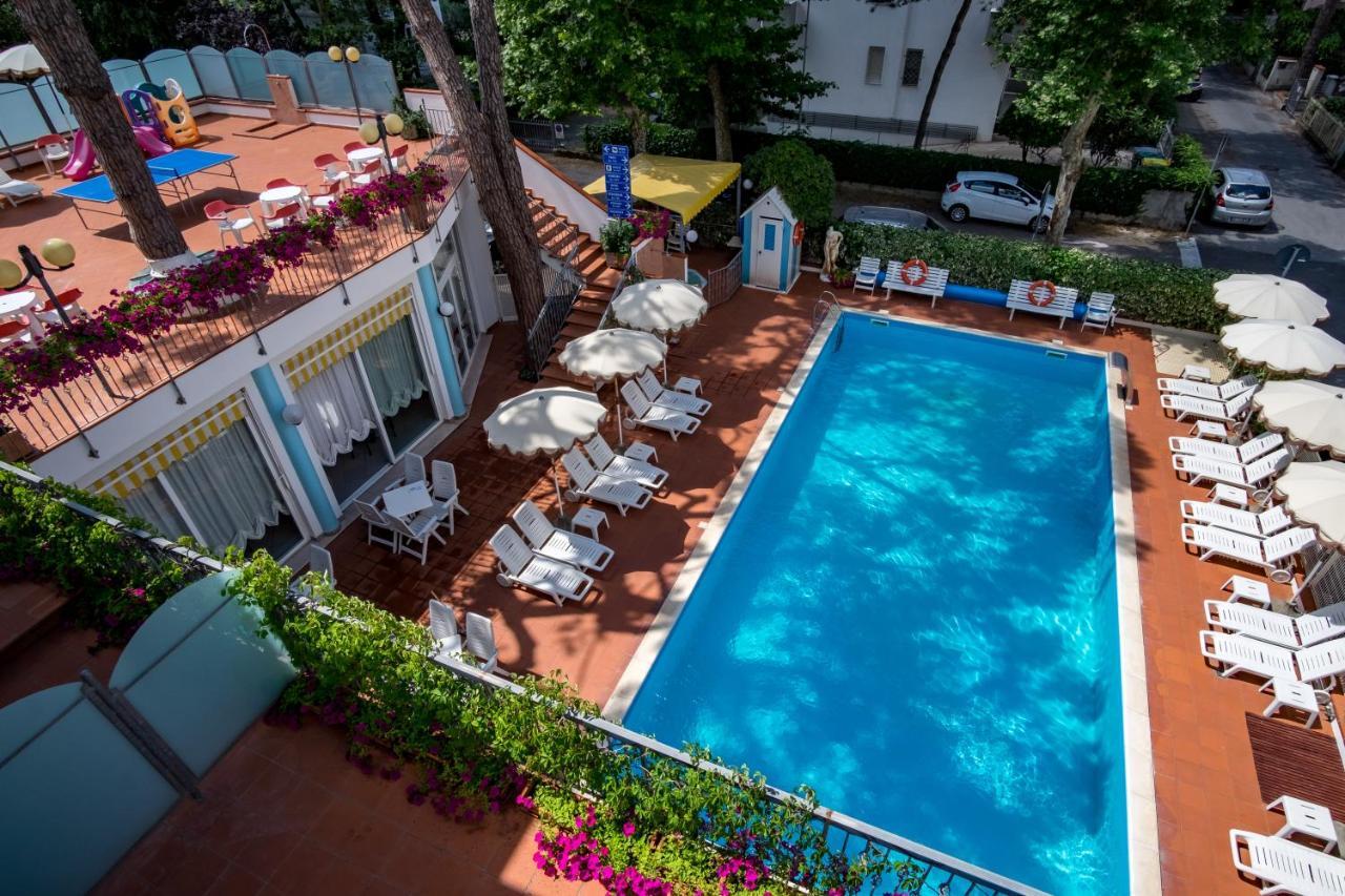 Hotel Villa Dei Fiori - Sul Mare Con Piscina Viserbella di Rimini Exteriör bild