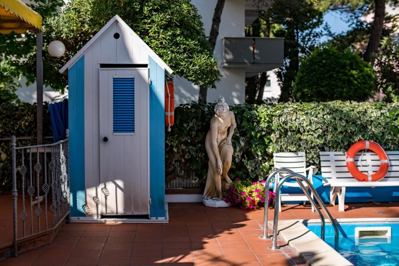 Hotel Villa Dei Fiori - Sul Mare Con Piscina Viserbella di Rimini Exteriör bild