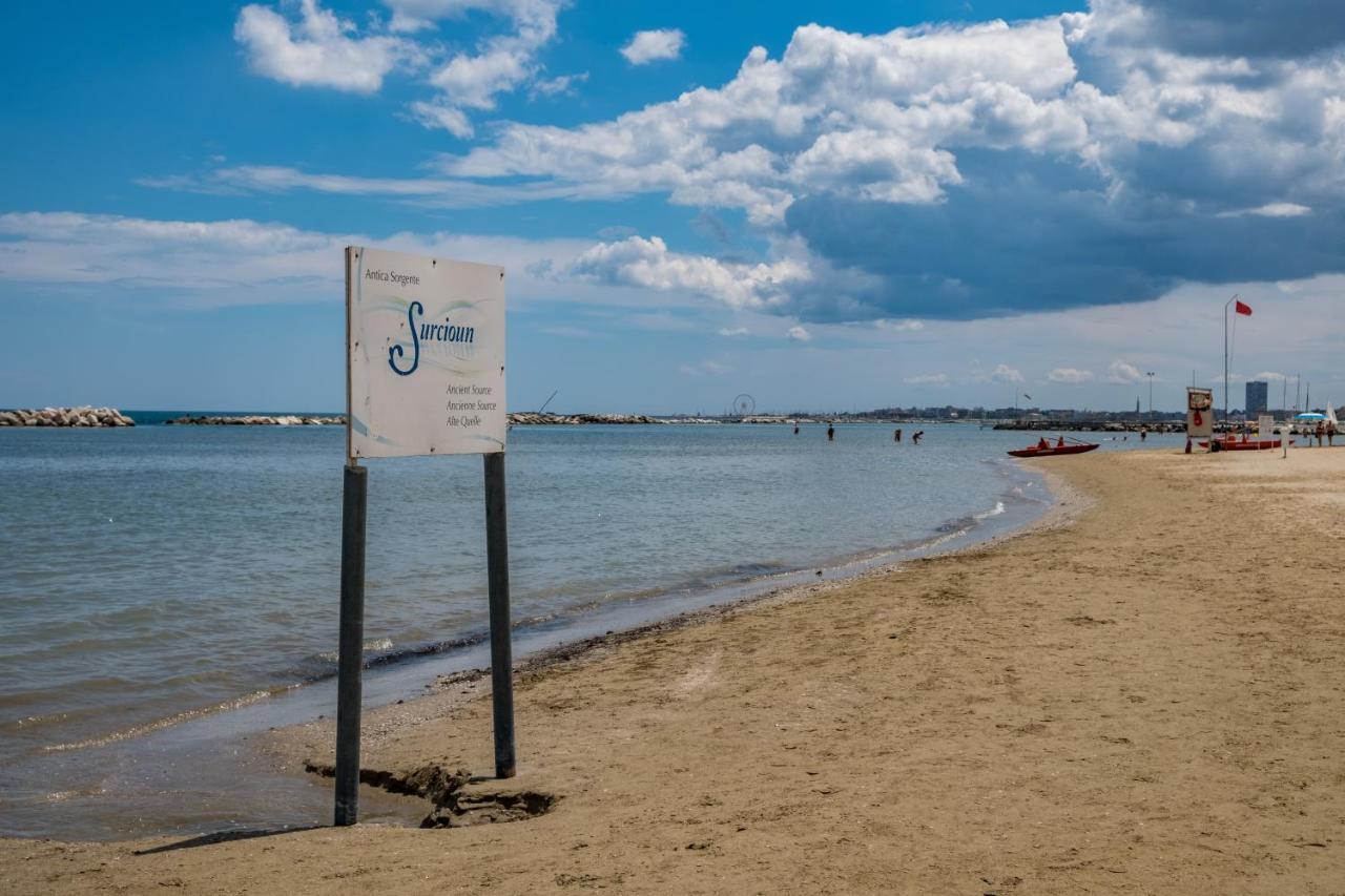 Hotel Villa Dei Fiori - Sul Mare Con Piscina Viserbella di Rimini Exteriör bild