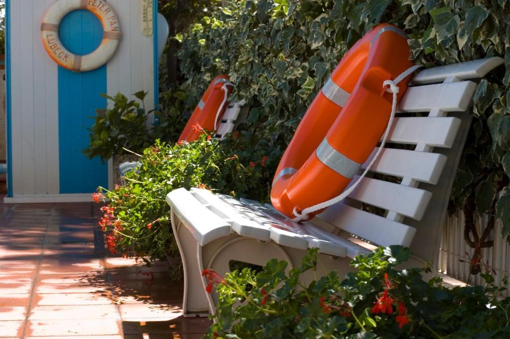 Hotel Villa Dei Fiori - Sul Mare Con Piscina Viserbella di Rimini Exteriör bild