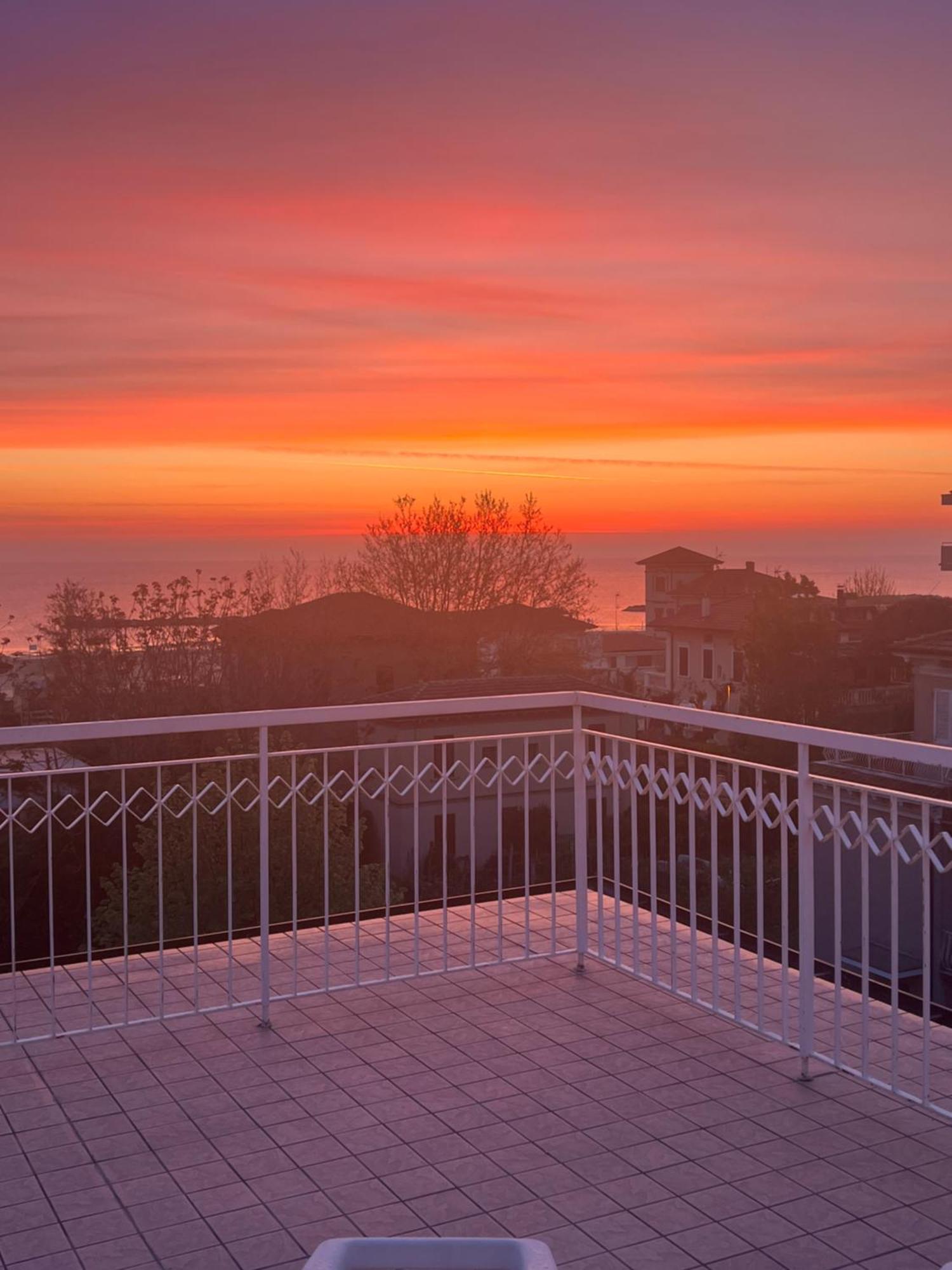 Hotel Villa Dei Fiori - Sul Mare Con Piscina Viserbella di Rimini Exteriör bild