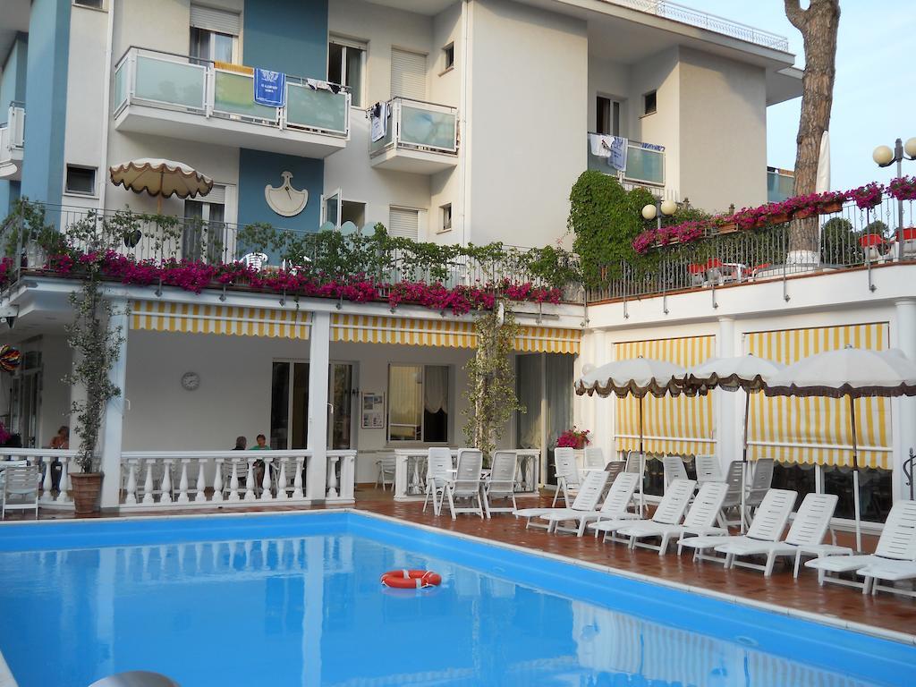 Hotel Villa Dei Fiori - Sul Mare Con Piscina Viserbella di Rimini Exteriör bild